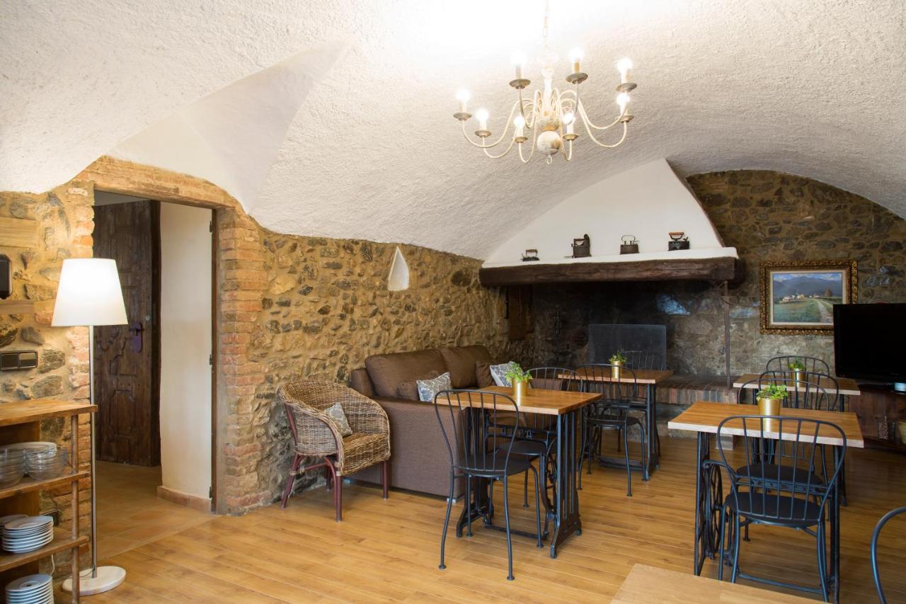 Gasthaus Mas Tomas Vall-Llobrega Exterior foto